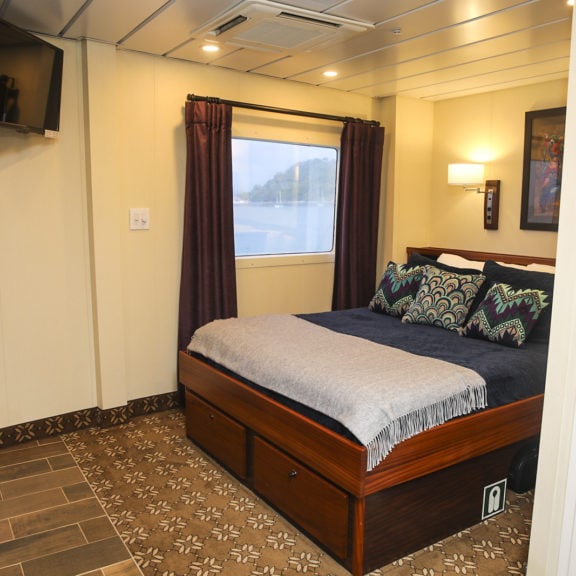 UncruiseSafariVoyagerCabinOwner'sSuite